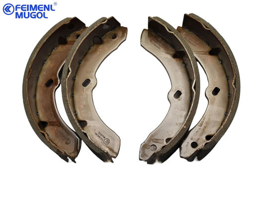 600P 8-97035085 8970350851 ส่วนประกอบรถยนต์ รองเท้าเบรน Isuzu รถบรรทุกอะไหล่